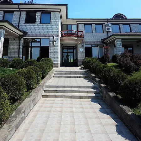 Cubic 3*